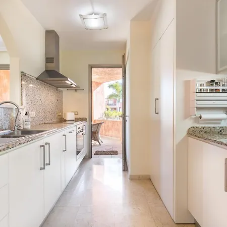 Hébergement de vacances Adjona 1-4 Sea View 2b *